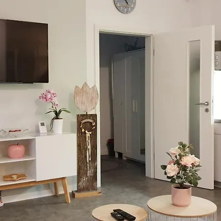 Lissa 15 Apartment